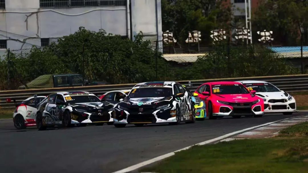 2021年8月3号    太平洋赛车道助力甄卓伟 (26).jpg