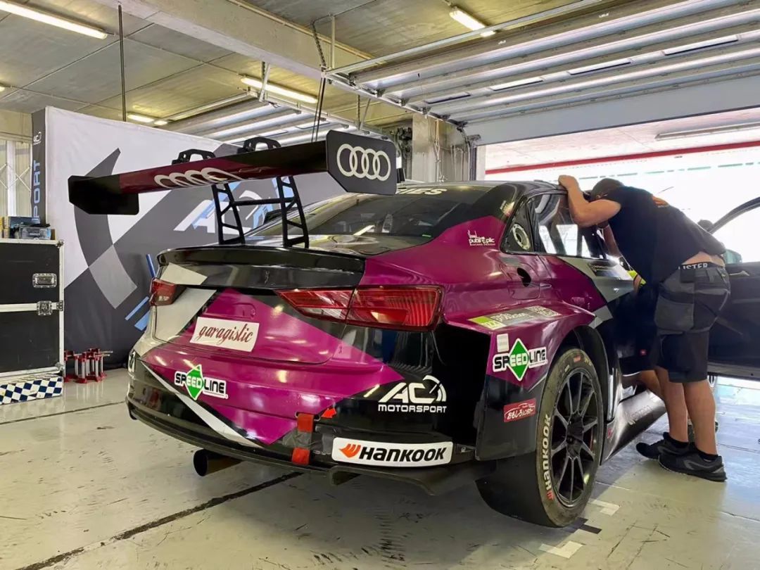 2022年7月12日 SPEEDLINE牵手香港车手参战葡萄牙24小时耐力赛勇夺亚军 (11).jpg