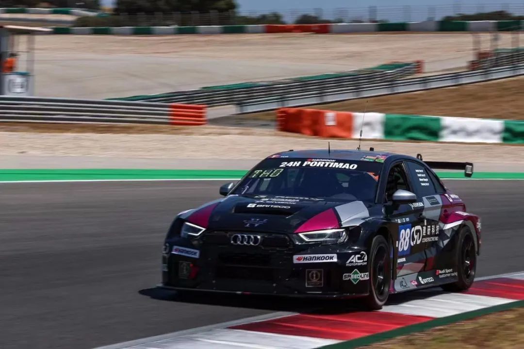 2022年7月12日 SPEEDLINE牵手香港车手参战葡萄牙24小时耐力赛勇夺亚军 (14).jpg