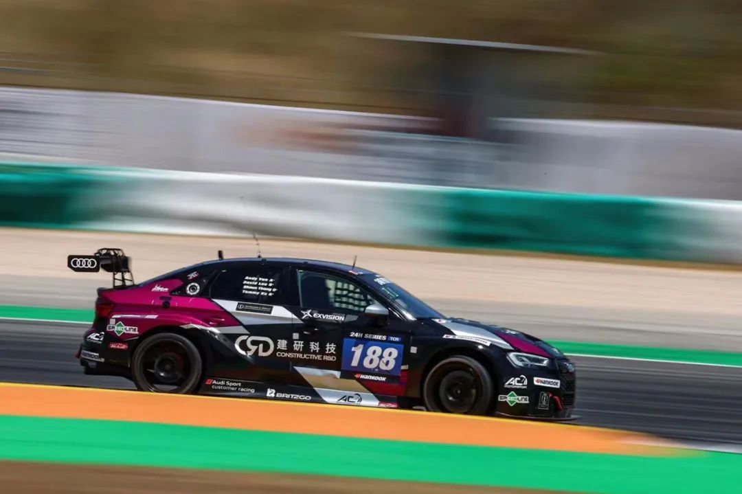 2022年7月12日 SPEEDLINE牵手香港车手参战葡萄牙24小时耐力赛勇夺亚军 (18).jpg