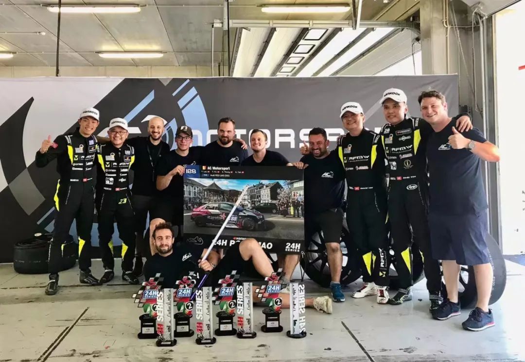 2022年7月12日 SPEEDLINE牵手香港车手参战葡萄牙24小时耐力赛勇夺亚军 (27).jpg