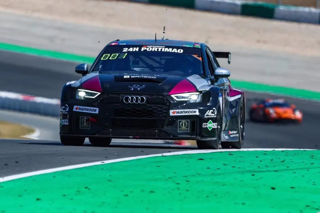 2022年7月12日 SPEEDLINE牵手香港车手参战葡萄牙24小时耐力赛勇夺亚军 (8).jpg