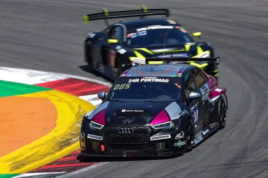 2022年7月12日 SPEEDLINE牵手香港车手参战葡萄牙24小时耐力赛勇夺亚军 (9).jpg